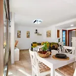 Casa Jose Esquinzo *